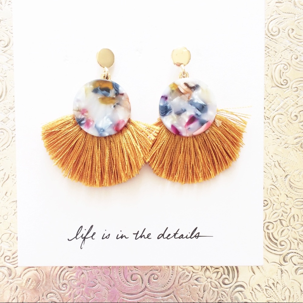 LOFT MULTI COLOR RESIN & GOLD FRINGE EARRINGS 🆕 - Picture 1 of 6